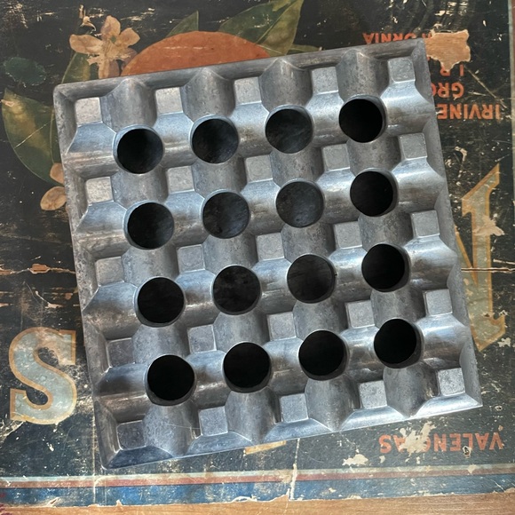 ❌SOLD❌ VTG Swedish MCM Aluminum Ultima Ashtray - Picture 4 of 17